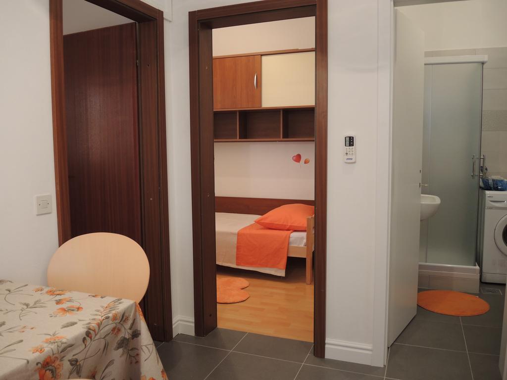 Apartman Teatro *